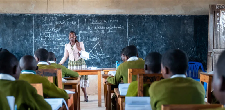 Female mentor for girls in Tanzania