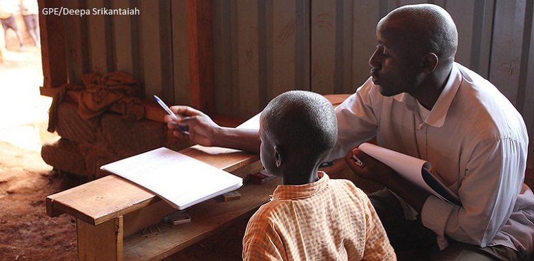 Enumerator administers the EGMA, Kenya